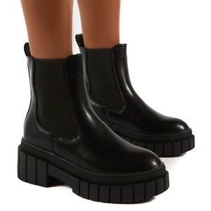 ASOS WOMEN’S BLACK CHUNKY SOLE COMBAT-STYLE BOOTS IN SIZE 8